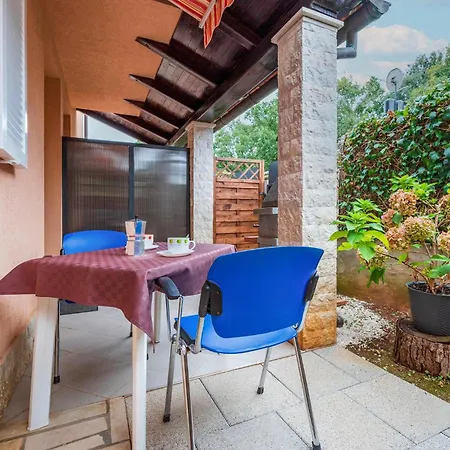 Lovely Apartment In Banjole With Wifi * באניולה